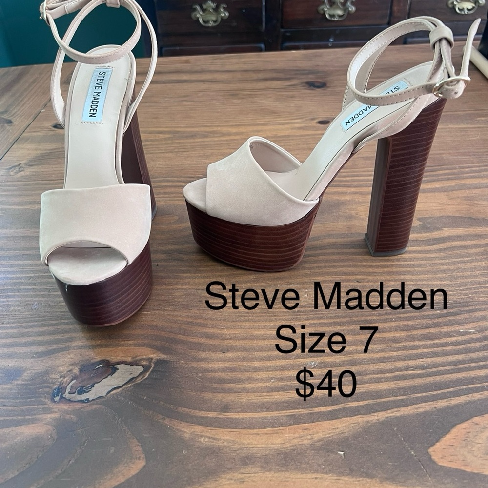 Steve Madden Tan Platform Sandals with Chunky Heel